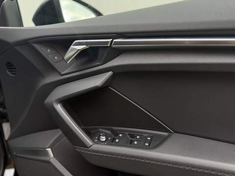 Audi A3 1.5 TFSI 35 S line Saloon 4dr Petrol S Tronic Euro 6 (s/s) (150 ps) - U205