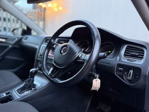 Volkswagen Golf 1.4 TSI BlueMotion Tech SE Hatchback 5dr Petrol DSG Euro 5 (s/s) (122 ps) - U212