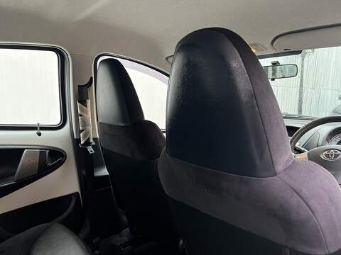 Toyota AYGO 1.0 VVT-i Ice Hatchback 5dr Petrol Manual Euro 5 (67 ps) - U217