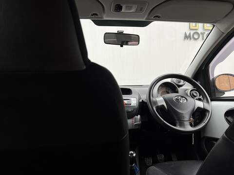 Toyota AYGO 1.0 VVT-i Ice Hatchback 5dr Petrol Manual Euro 5 (67 ps) - U217