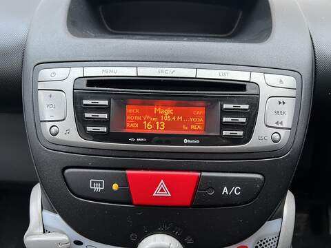 Toyota AYGO 1.0 VVT-i Ice Hatchback 5dr Petrol Manual Euro 5 (67 ps) - U217