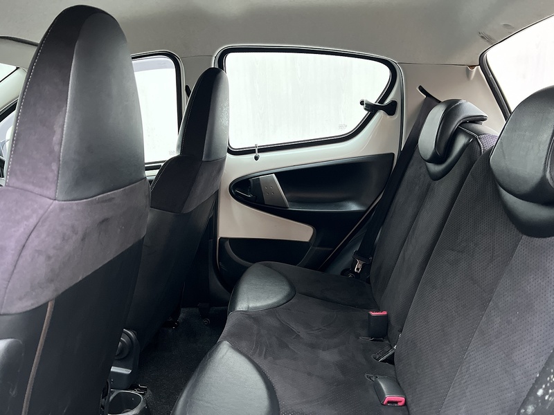 Toyota AYGO 1.0 VVT-i Ice Hatchback 5dr Petrol Manual Euro 5 (67 ps) - U217