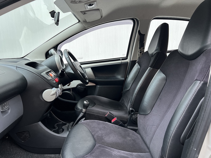 Toyota AYGO 1.0 VVT-i Ice Hatchback 5dr Petrol Manual Euro 5 (67 ps) - U217