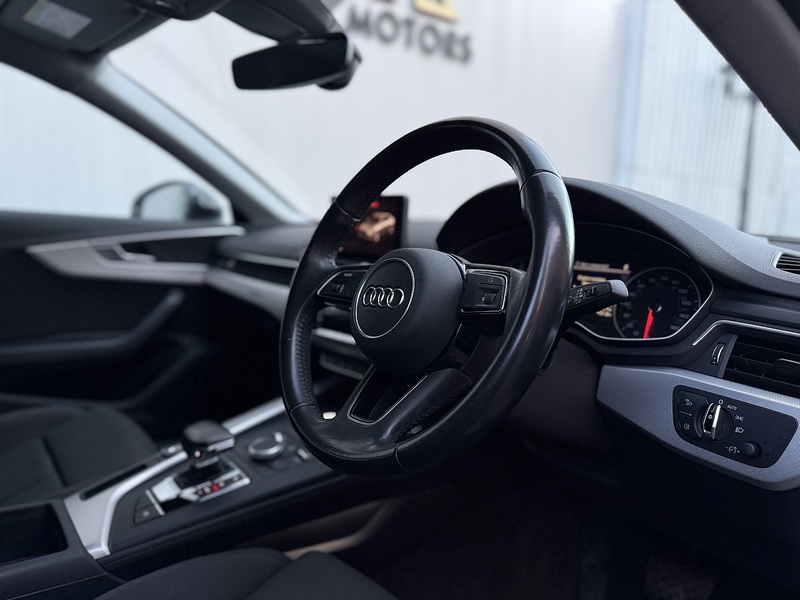 Audi A4 3.0 TDI V6 Sport Saloon 4dr Diesel S Tronic quattro Euro 6 (s/s) (218 ps) - U218