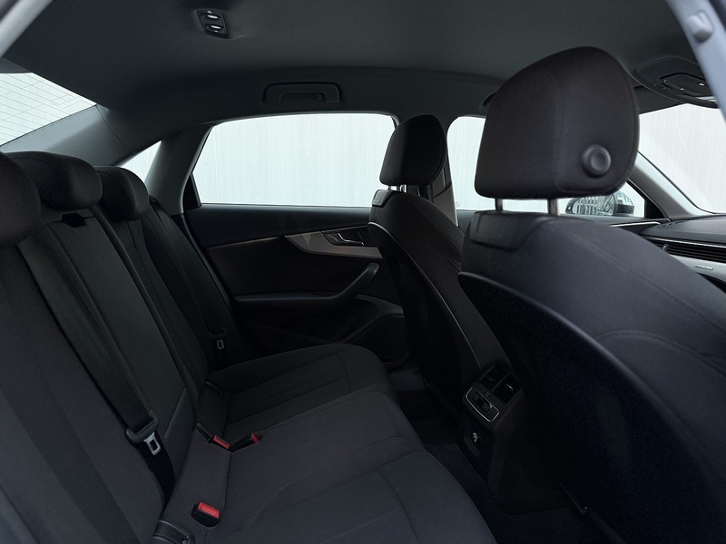 Audi A4 3.0 TDI V6 Sport Saloon 4dr Diesel S Tronic quattro Euro 6 (s/s) (218 ps) - U218