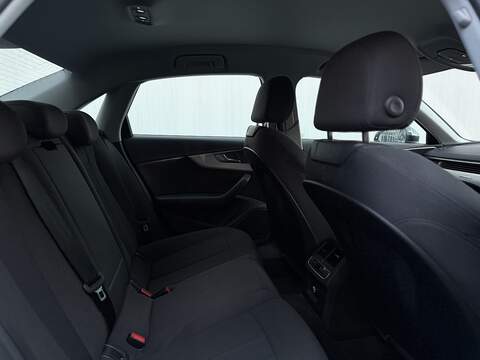 Audi A4 3.0 TDI V6 Sport Saloon 4dr Diesel S Tronic quattro Euro 6 (s/s) (218 ps) - U218