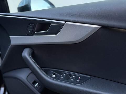 Audi A4 3.0 TDI V6 Sport Saloon 4dr Diesel S Tronic quattro Euro 6 (s/s) (218 ps) - U218