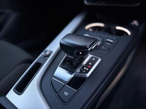 Audi A4 3.0 TDI V6 Sport Saloon 4dr Diesel S Tronic quattro Euro 6 (s/s) (218 ps) - U218