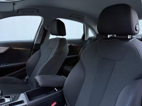 Audi A4 3.0 TDI V6 Sport Saloon 4dr Diesel S Tronic quattro Euro 6 (s/s) (218 ps) - U218