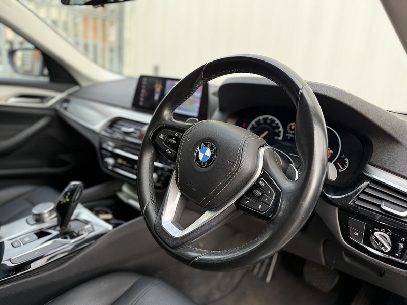 BMW 5 Series 2.0 520d SE Touring 5dr Diesel Auto Euro 6 (s/s) (190 ps) - U223