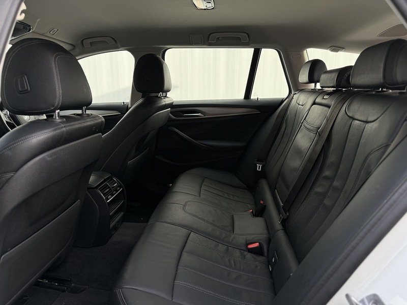 BMW 5 Series 2.0 520d SE Touring 5dr Diesel Auto Euro 6 (s/s) (190 ps) - U223