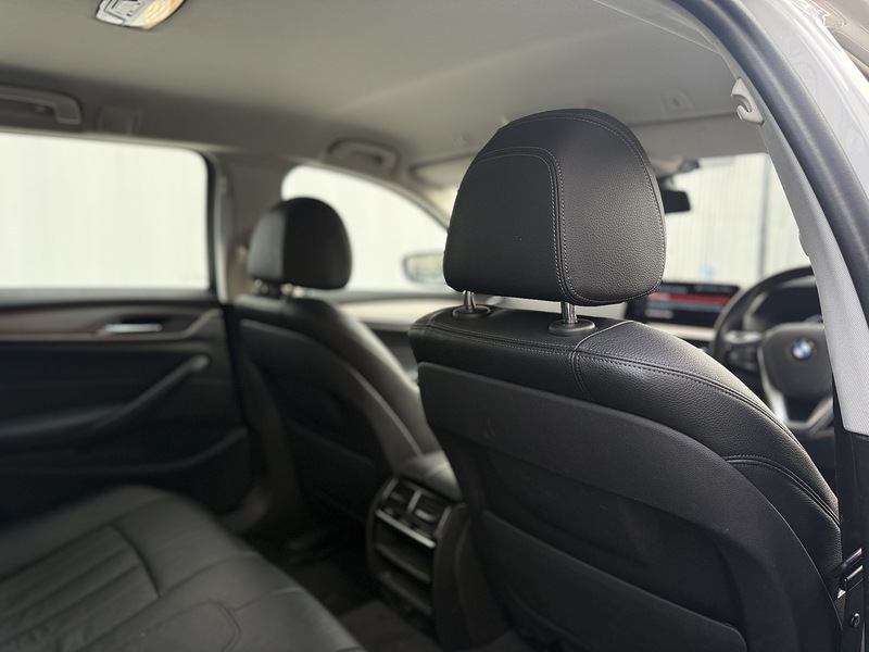 BMW 5 Series 2.0 520d SE Touring 5dr Diesel Auto Euro 6 (s/s) (190 ps) - U223