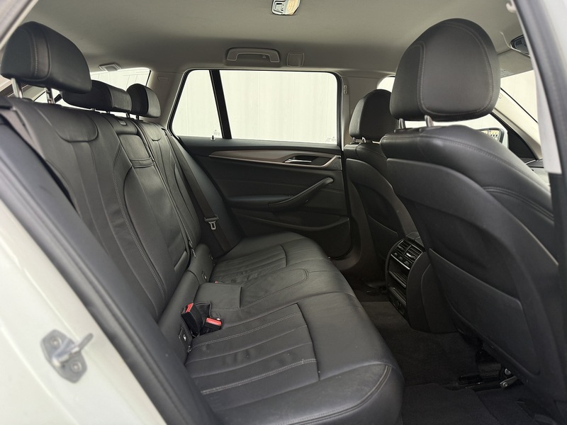 BMW 5 Series 2.0 520d SE Touring 5dr Diesel Auto Euro 6 (s/s) (190 ps) - U223