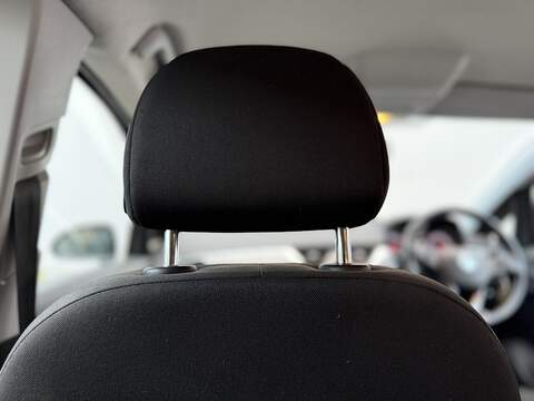 Vauxhall Corsa 1.4i ecoTEC Design Hatchback 5dr Petrol Manual Euro 6 (75 ps) - U226