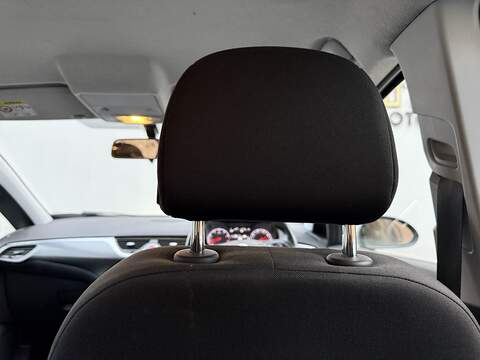 Vauxhall Corsa 1.4i ecoTEC Design Hatchback 5dr Petrol Manual Euro 6 (75 ps) - U226