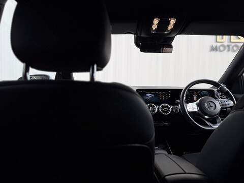 Mercedes-Benz GLA 1.3 GLA200 AMG Line (Premium) SUV 5dr Petrol 7G-DCT Euro 6 (s/s) (163 ps) - U228