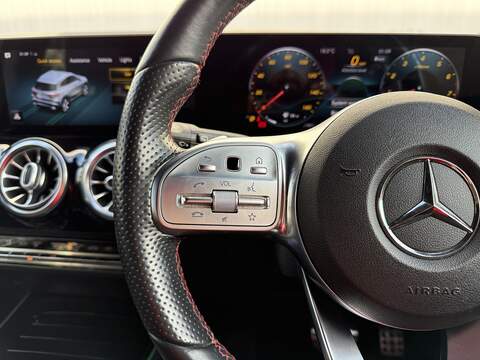 Mercedes-Benz GLA 1.3 GLA200 AMG Line (Premium) SUV 5dr Petrol 7G-DCT Euro 6 (s/s) (163 ps) - U228