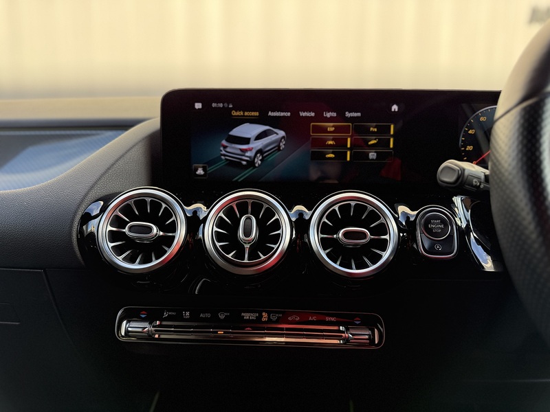 Mercedes-Benz GLA 1.3 GLA200 AMG Line (Premium) SUV 5dr Petrol 7G-DCT Euro 6 (s/s) (163 ps) - U228