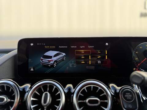 Mercedes-Benz GLA 1.3 GLA200 AMG Line (Premium) SUV 5dr Petrol 7G-DCT Euro 6 (s/s) (163 ps) - U228