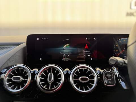 Mercedes-Benz GLA 1.3 GLA200 AMG Line (Premium) SUV 5dr Petrol 7G-DCT Euro 6 (s/s) (163 ps) - U228