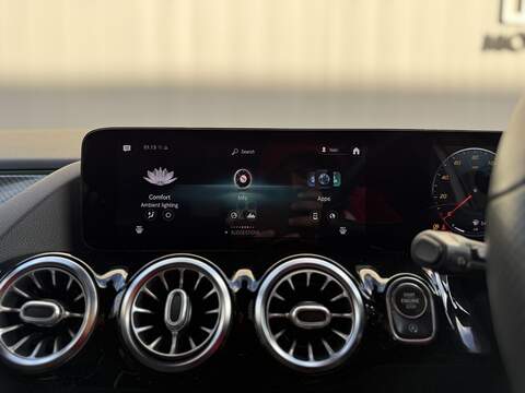 Mercedes-Benz GLA 1.3 GLA200 AMG Line (Premium) SUV 5dr Petrol 7G-DCT Euro 6 (s/s) (163 ps) - U228