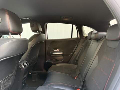 Mercedes-Benz GLA 1.3 GLA200 AMG Line (Premium) SUV 5dr Petrol 7G-DCT Euro 6 (s/s) (163 ps) - U228