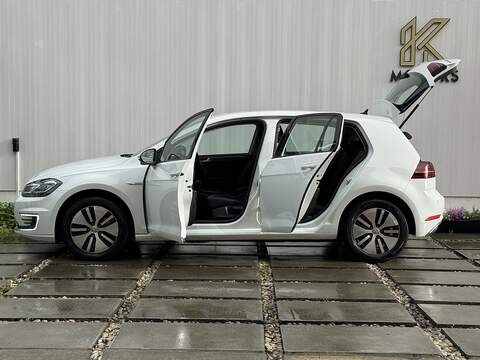 Volkswagen e-Golf 35.8kWh e-Golf Hatchback 5dr Electric Auto (136 ps) - U230