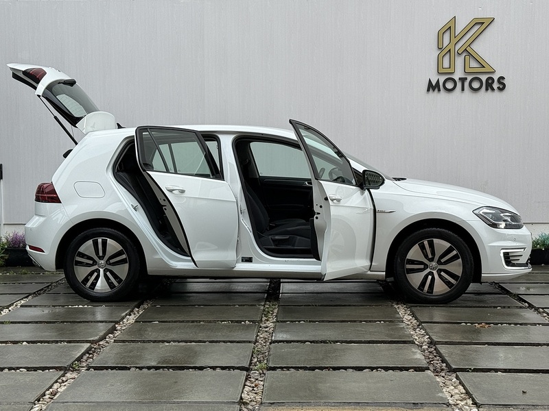 Volkswagen e-Golf 35.8kWh e-Golf Hatchback 5dr Electric Auto (136 ps) - U230