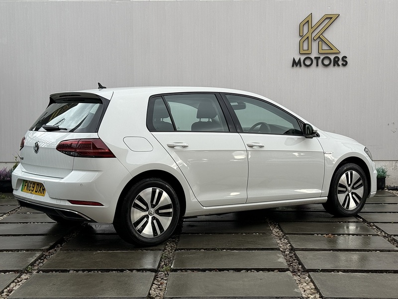 Volkswagen e-Golf 35.8kWh e-Golf Hatchback 5dr Electric Auto (136 ps) - U230
