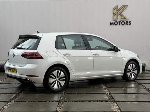 Volkswagen e-Golf 35.8kWh e-Golf Hatchback 5dr Electric Auto (136 ps) - U230