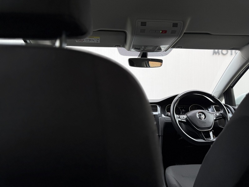 Volkswagen e-Golf 35.8kWh e-Golf Hatchback 5dr Electric Auto (136 ps) - U230