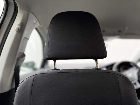 Volkswagen e-Golf 35.8kWh e-Golf Hatchback 5dr Electric Auto (136 ps) - U230