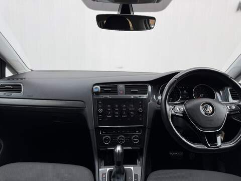 Volkswagen e-Golf 35.8kWh e-Golf Hatchback 5dr Electric Auto (136 ps) - U230