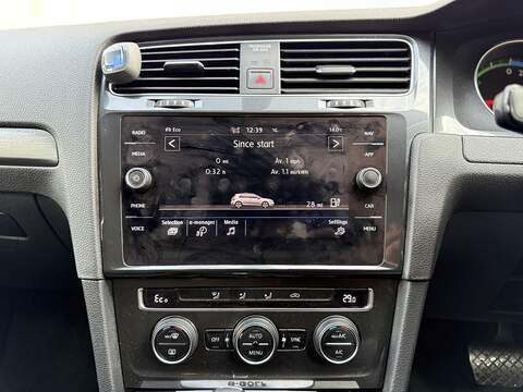 Volkswagen e-Golf 35.8kWh e-Golf Hatchback 5dr Electric Auto (136 ps) - U230