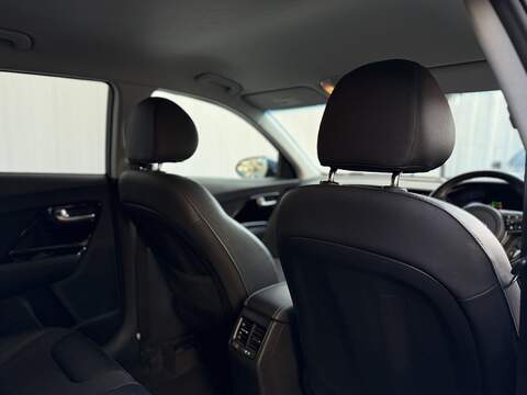 Kia Niro 1.6 GDi 2 SUV 5dr Petrol Hybrid DCT Euro 6 (s/s) (139 bhp) - U235