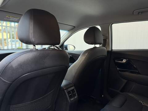 Kia Niro 1.6 GDi 2 SUV 5dr Petrol Hybrid DCT Euro 6 (s/s) (139 bhp) - U235