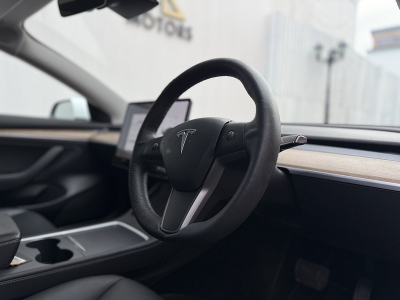 Tesla Model 3 Standard Range Plus Saloon 4dr Electric Auto RWD (241 bhp) - U237