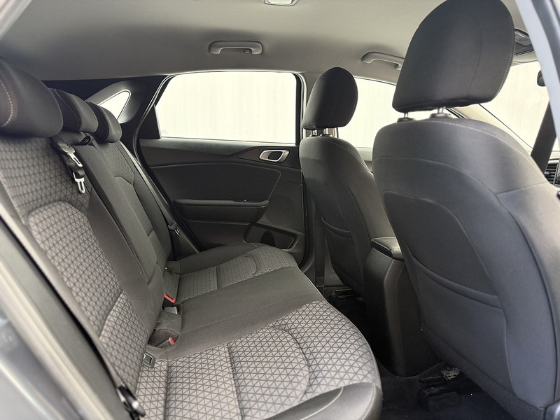 Kia Ceed 1.6 CRDi MHEV 2 Hatchback 5dr Diesel Hybrid Manual Euro 6 (s/s) (134 bhp) - U239