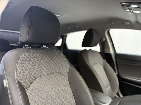 Kia Ceed 1.6 CRDi MHEV 2 Hatchback 5dr Diesel Hybrid Manual Euro 6 (s/s) (134 bhp) - U239