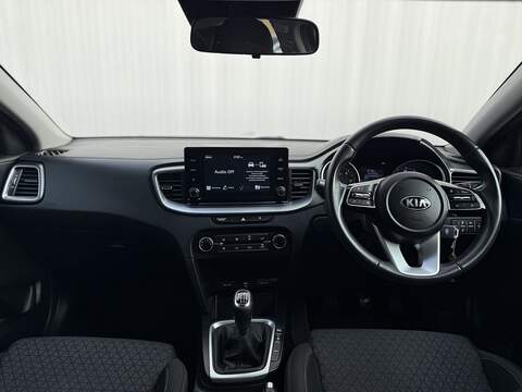 Kia Ceed 1.6 CRDi MHEV 2 Hatchback 5dr Diesel Hybrid Manual Euro 6 (s/s) (134 bhp) - U239