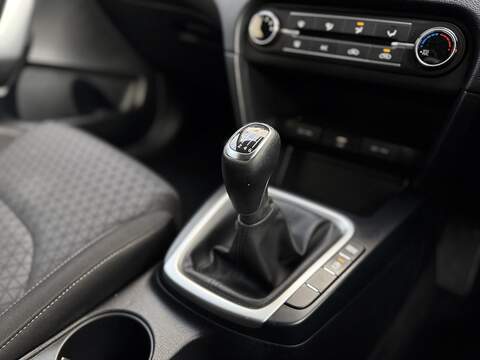 Kia Ceed 1.6 CRDi MHEV 2 Hatchback 5dr Diesel Hybrid Manual Euro 6 (s/s) (134 bhp) - U239