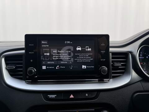 Kia Ceed 1.6 CRDi MHEV 2 Hatchback 5dr Diesel Hybrid Manual Euro 6 (s/s) (134 bhp) - U239