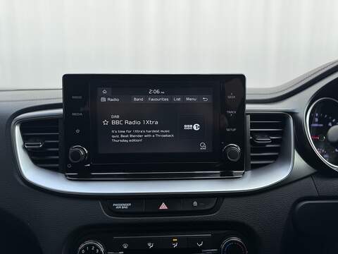 Kia Ceed 1.6 CRDi MHEV 2 Hatchback 5dr Diesel Hybrid Manual Euro 6 (s/s) (134 bhp) - U239