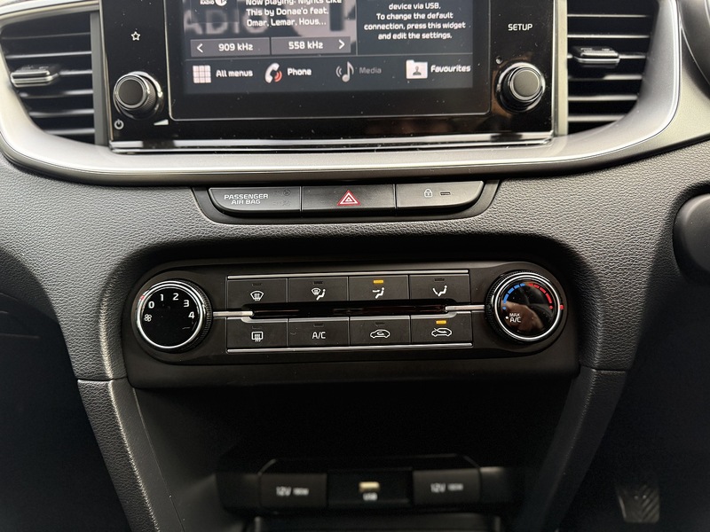 Kia Ceed 1.6 CRDi MHEV 2 Hatchback 5dr Diesel Hybrid Manual Euro 6 (s/s) (134 bhp) - U239