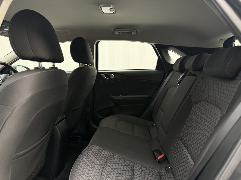 Kia Ceed 1.6 CRDi MHEV 2 Hatchback 5dr Diesel Hybrid Manual Euro 6 (s/s) (134 bhp) - U239