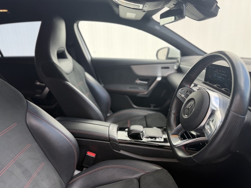Mercedes-Benz A Class 2.0 A250 AMG Line (Premium) Hatchback 5dr Petrol 7G-DCT Euro 6 (s/s) (224 ps) - U246
