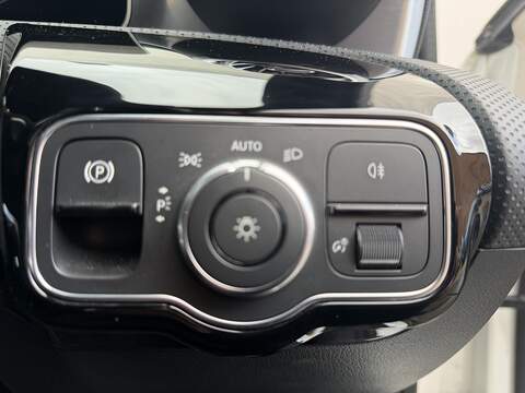 Mercedes-Benz A Class 2.0 A250 AMG Line (Premium) Hatchback 5dr Petrol 7G-DCT Euro 6 (s/s) (224 ps) - U246