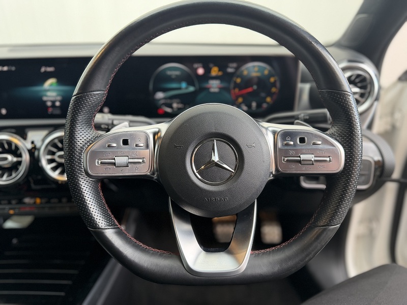 Mercedes-Benz A Class 2.0 A250 AMG Line (Premium) Hatchback 5dr Petrol 7G-DCT Euro 6 (s/s) (224 ps) - U246