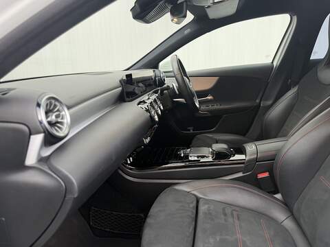 Mercedes-Benz A Class 2.0 A250 AMG Line (Premium) Hatchback 5dr Petrol 7G-DCT Euro 6 (s/s) (224 ps) - U246