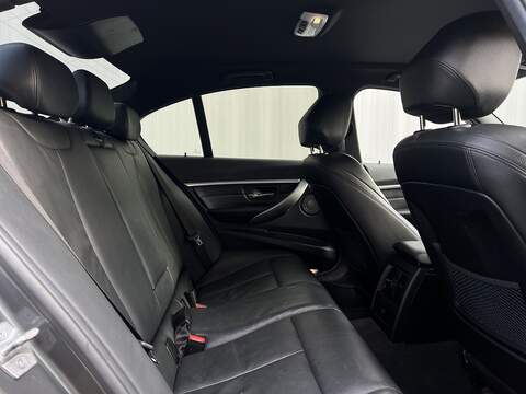 BMW 3 Series 2.0 330e 7.6kWh M Sport Shadow Edition Saloon 4dr Petrol Plug-in Hybrid Auto Euro 6 (s/s) (252 ps) - U257